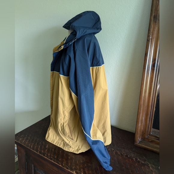 Men's Columbia Windbreaker Jacket - Picture 9 of 12